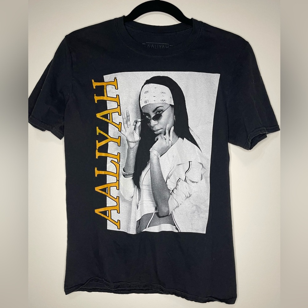 Aaliyah Black Vintage TShirt - Size Adult Small - 100% Cotton